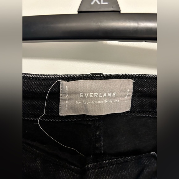 Everlane Slim Fit High-Rise Curvy Black Jeans - Picture 7 of 9